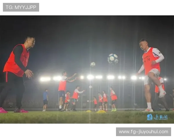 当绿茵场燃起激情时足球魔力进球瞬间点亮全场荣耀 当绿茵场燃起激情时足球魔力进球瞬间点亮全场荣耀