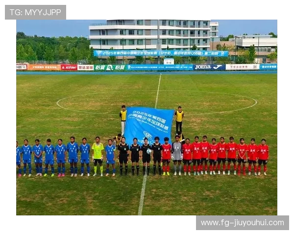 足球员凭借运动特长保送大学成功入学引发社会关注与讨论